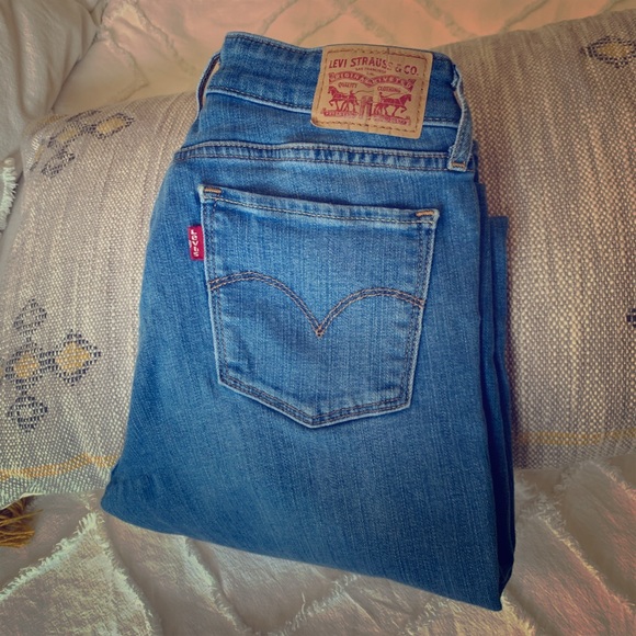 Levi's Denim - 711 Skinny Levi’s (size 26)